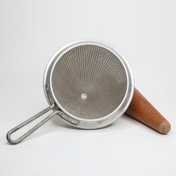 Vintage WEAR-EVER No.8 Aluminum Cone Chinois Strainer Colander Sieve Heavy Duty - Picture 12 of 15